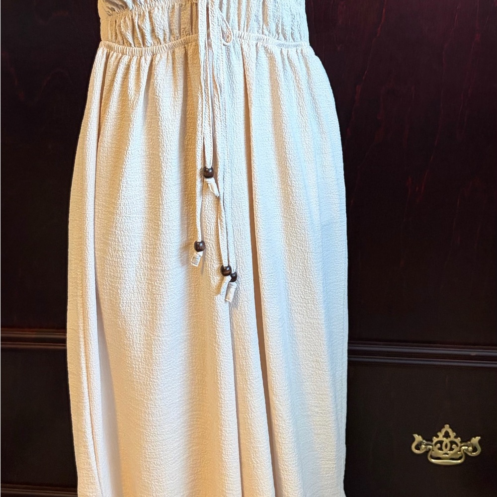 Cream Sleeveless Ruffle Romper Loose fit - Picture 8 of 9